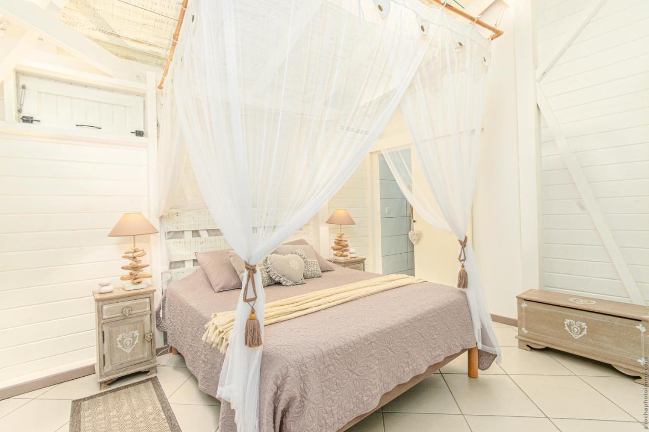 Bungalow Vanille Pacane - Vue Mer Avec Spa Prive Les Trois-Ilets Exterior photo