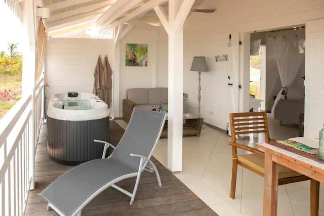 Bungalow Vanille Pacane - Vue Mer Avec Spa Prive Les Trois-Ilets Exterior photo